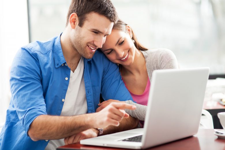 Couple looking for life insurace policy in Tacoma, WA